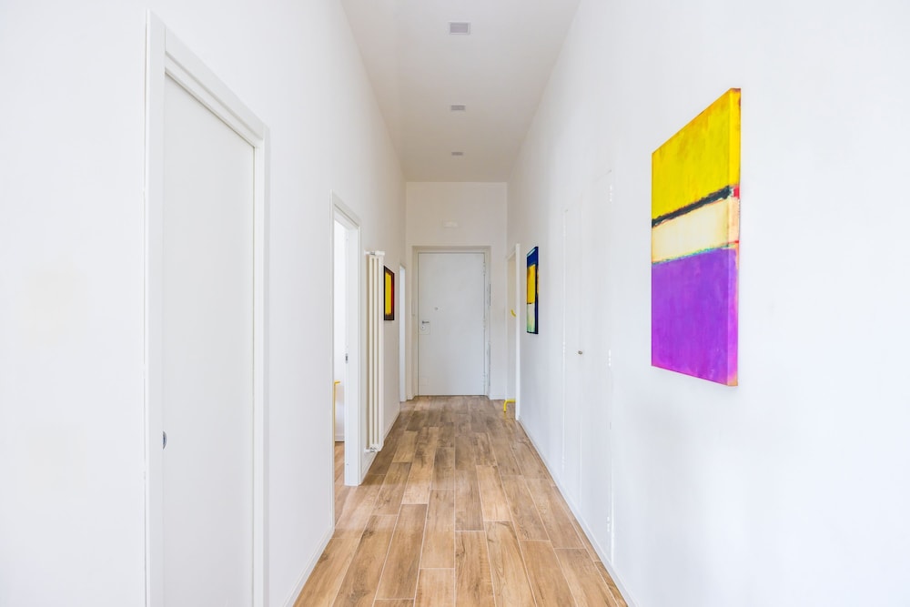 Sunny Panoramic Apartment by Napoliapartments