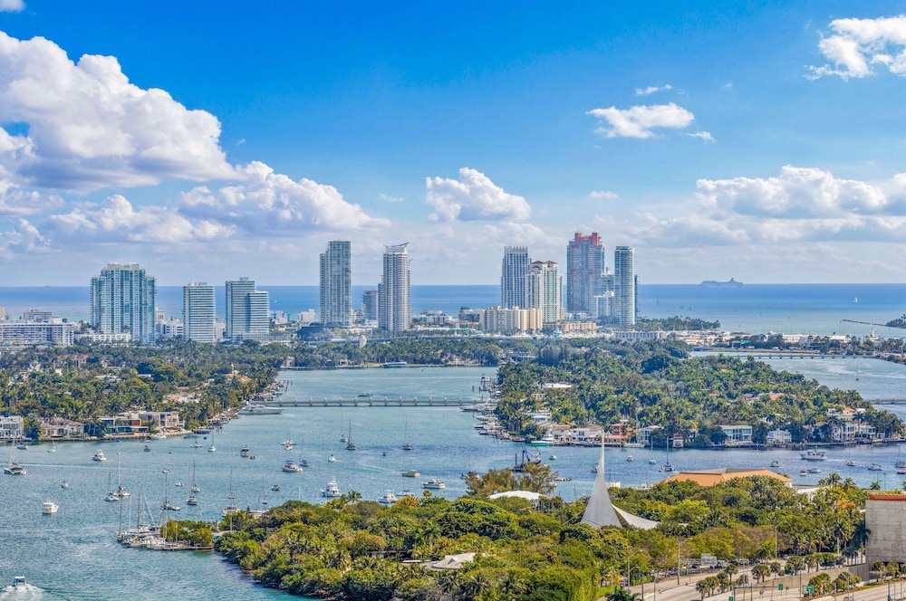 Chic Bayfront Condo With Stunning View