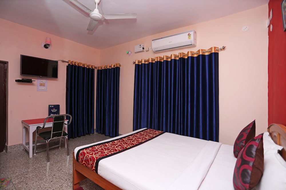 OYO 10994 Hotel Luxury INN - Property Image 1