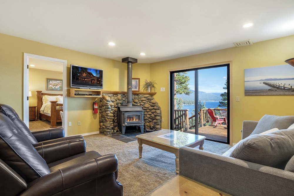 Tahoe Mountain Retreat Sleeps 12!