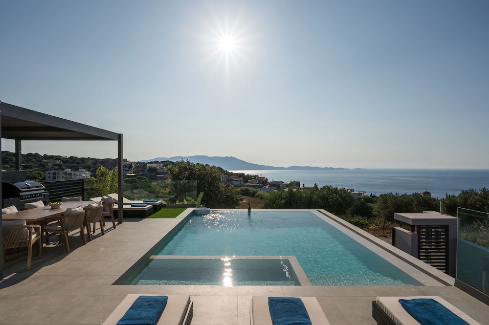 Villa Ekphrasis