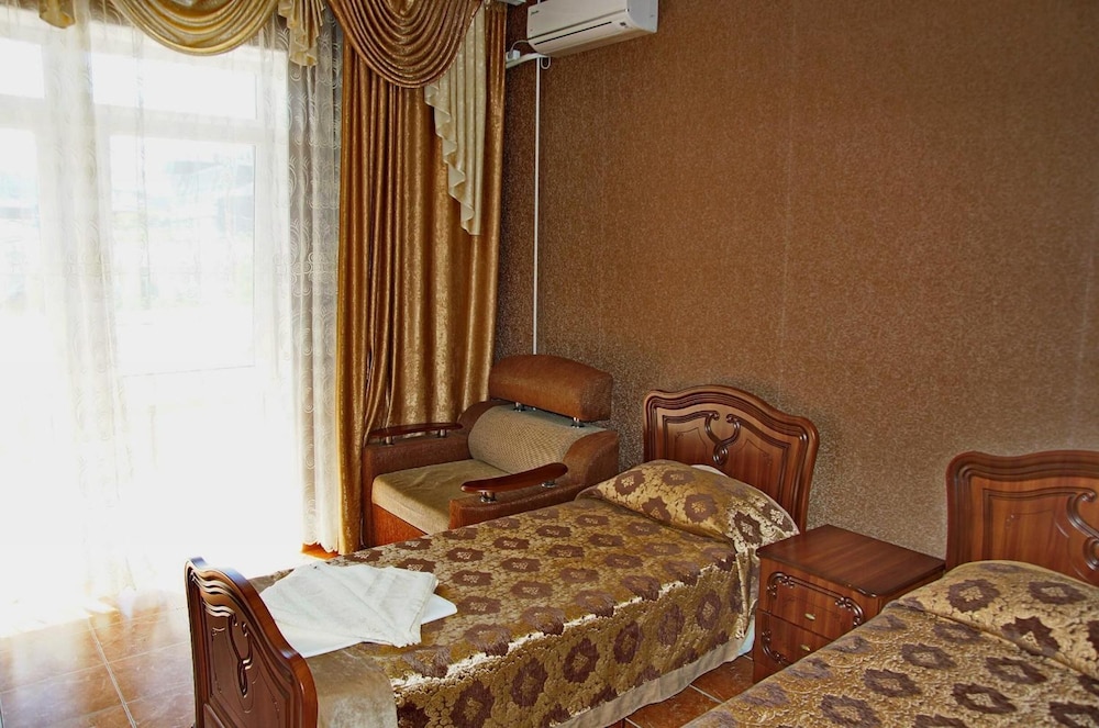 Tikhaya Gavan Guest House