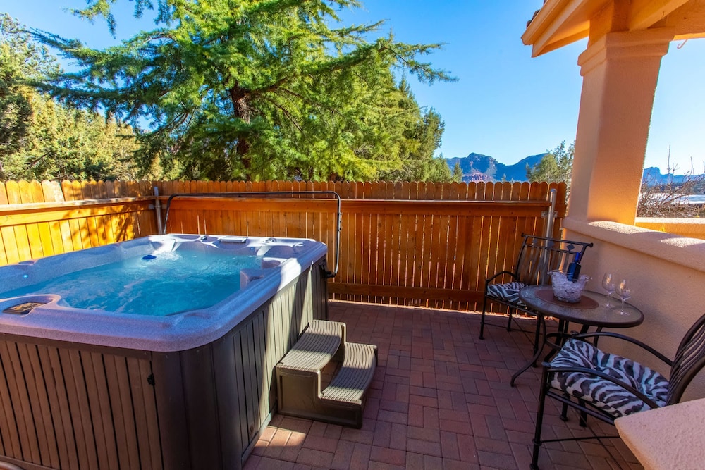 5 Bed 3 Bath Uptown Sedona-game Room-sauna-cold Plunge-jacuzzi-gym