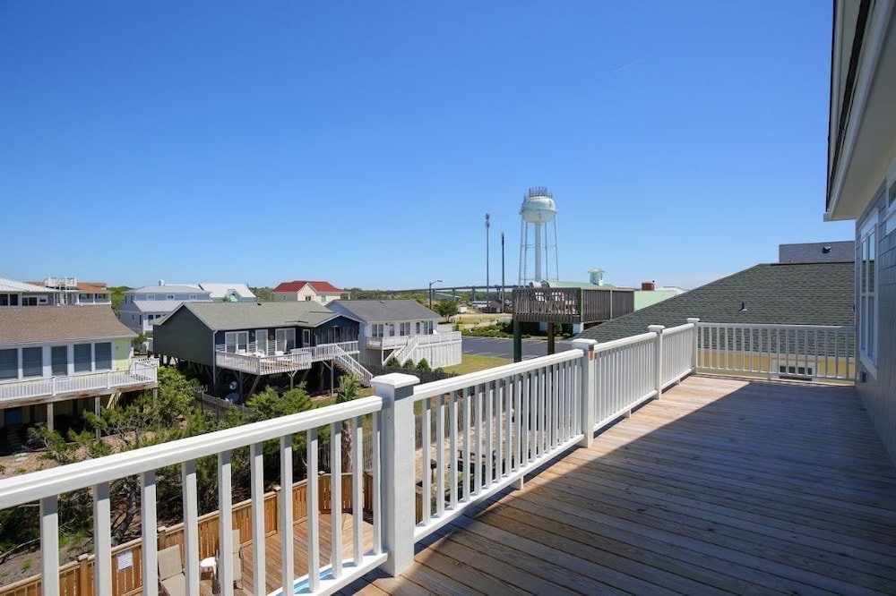 Absolute Paradise 5 Bedroom Home by RedAwning