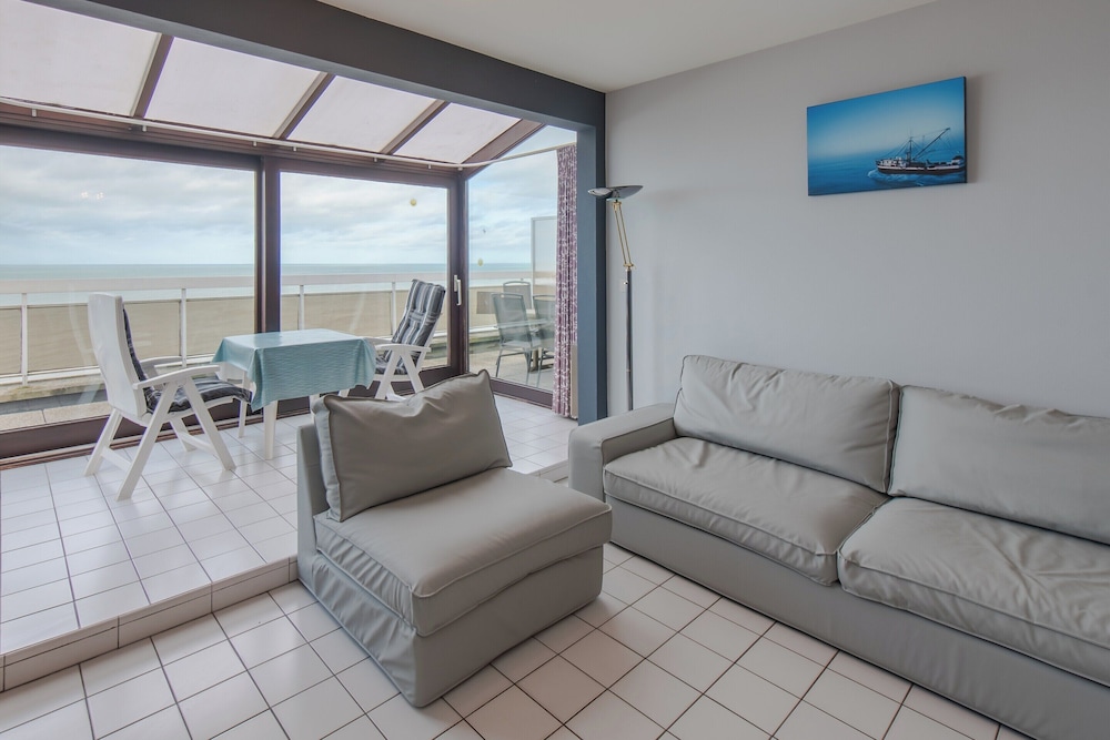 Apartment in Middelkerke Near the Beach