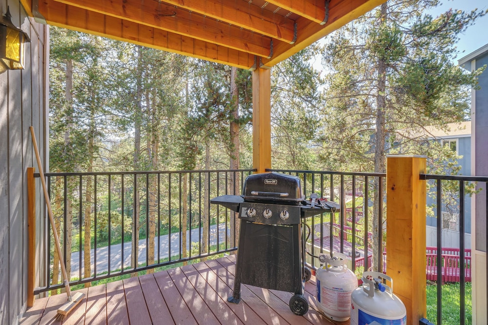 1 Mi to Ski Lifts & Main St: Breck Retreat view 5