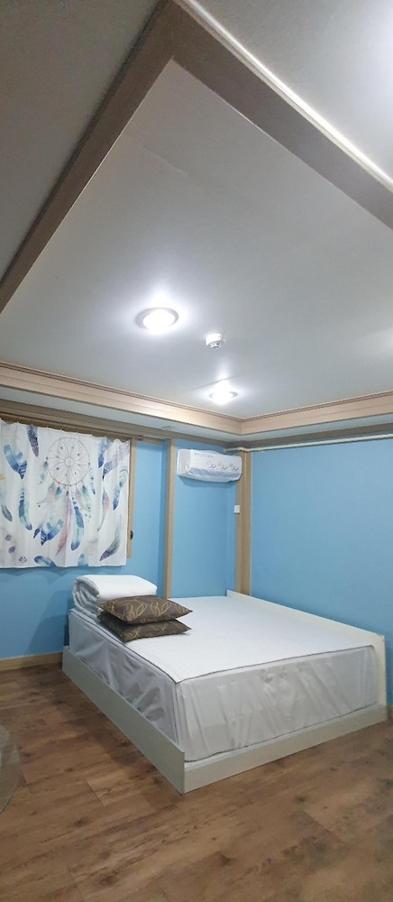 Sokcho Dderak Pension