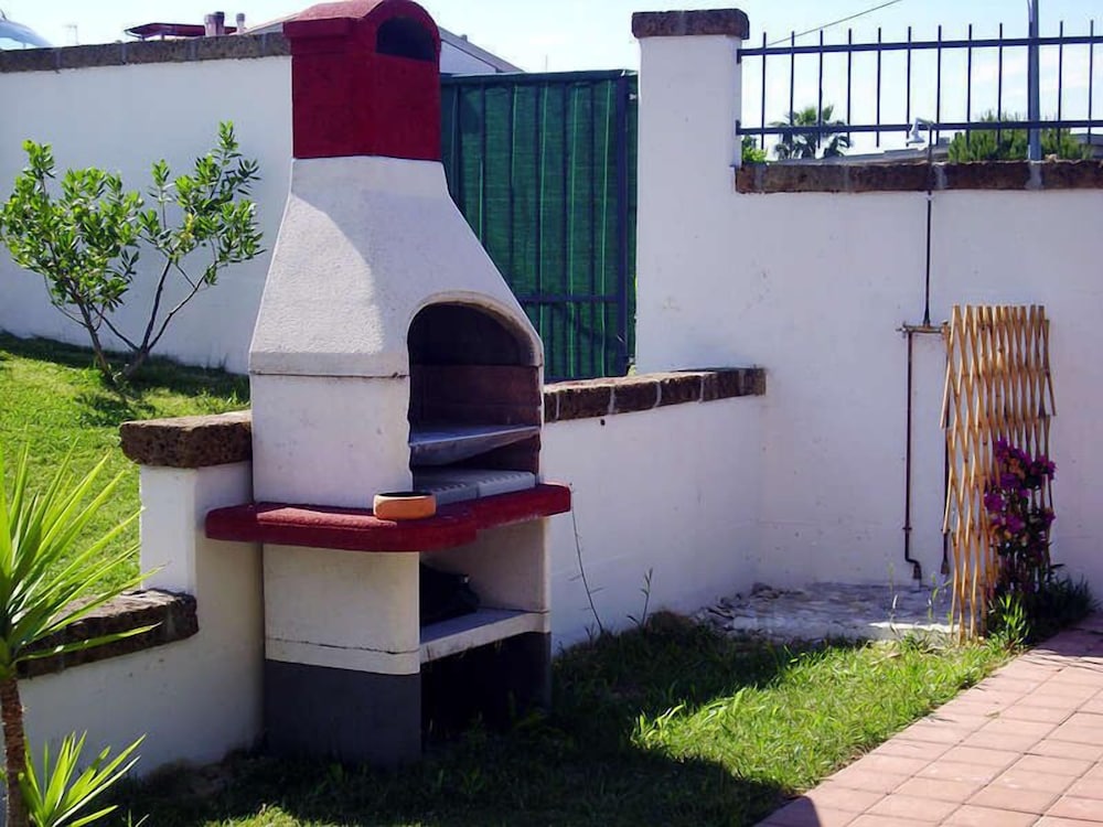 Apartment Pineto Pool WiFi By the Beach