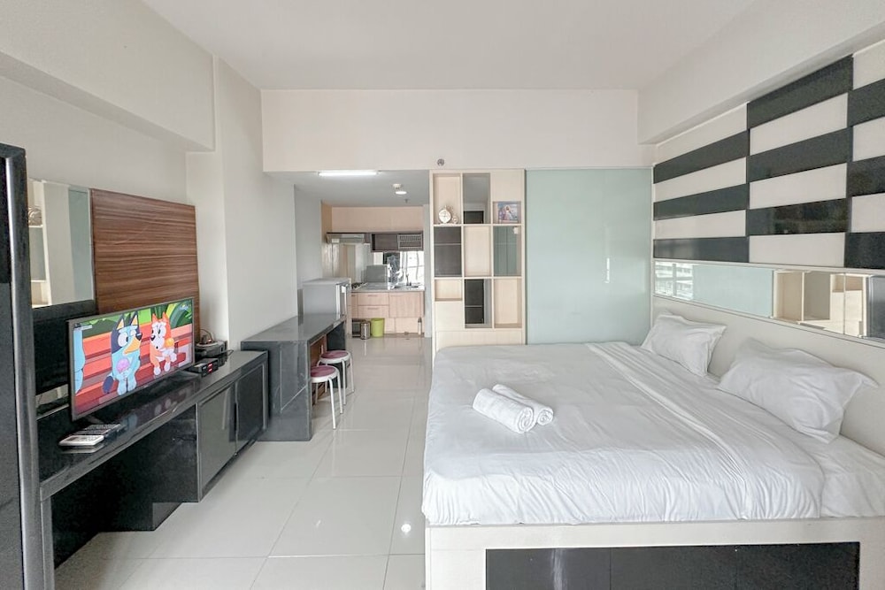 Minimalist and Cozy Studio at The Square Surabaya Apartment