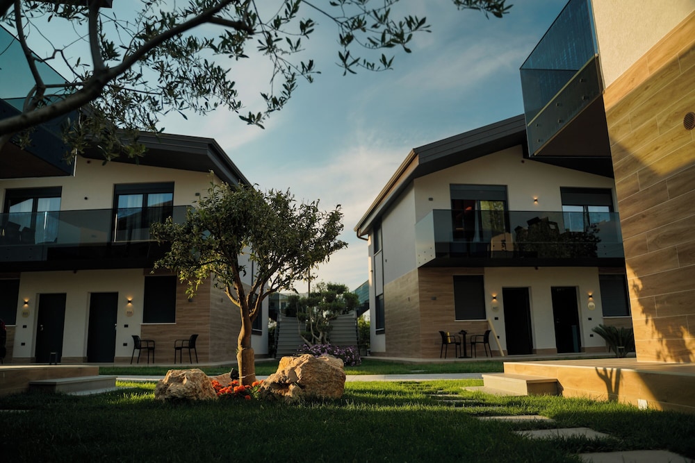 Lej & Laj Residence