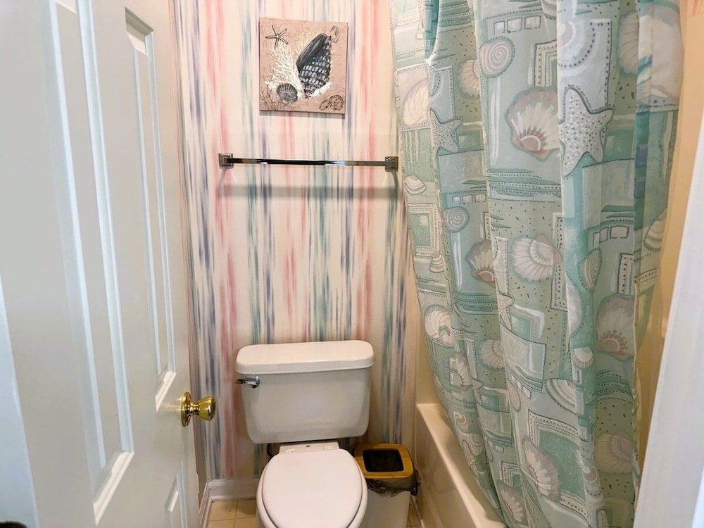 Waterway Village 27f 2 Bedroom Condo