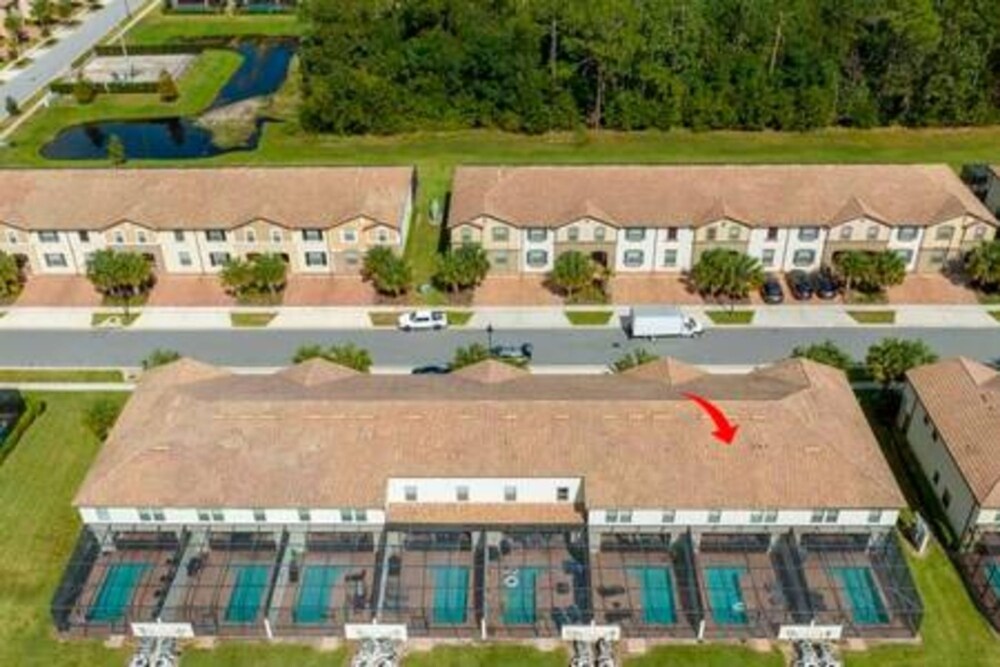 Free Water Park Private Pool and Lakeview view 2