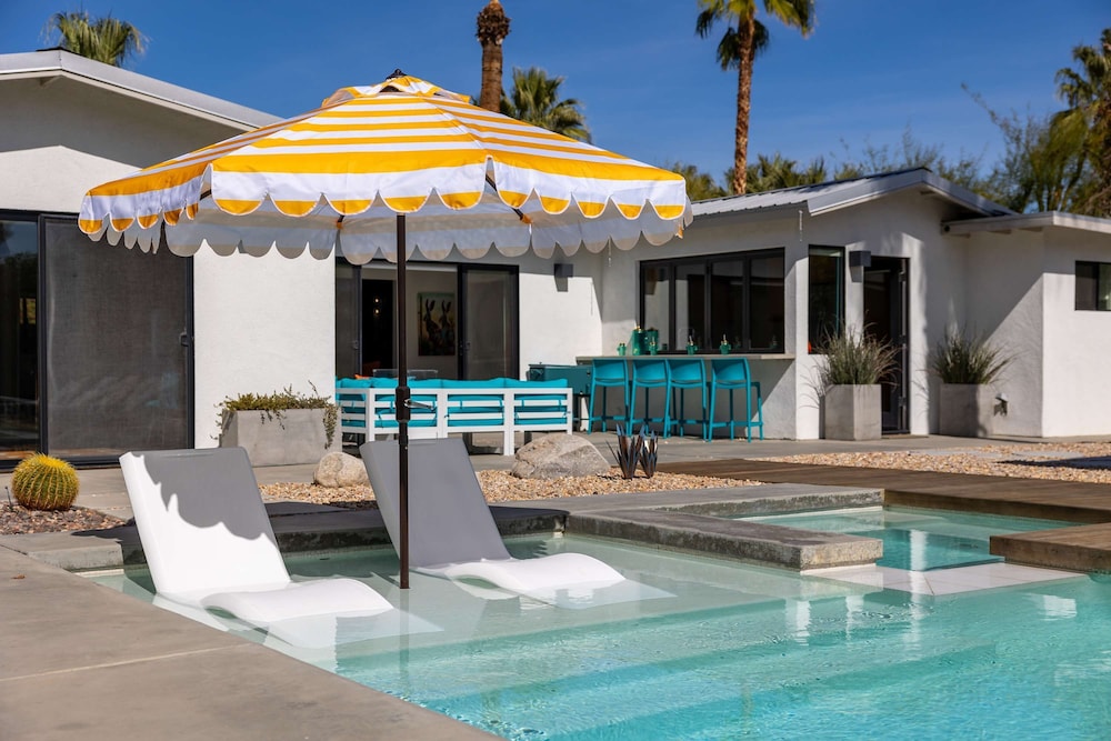 Luxury 4-bedroom Home With Pool Spa Stunning Mountain Views