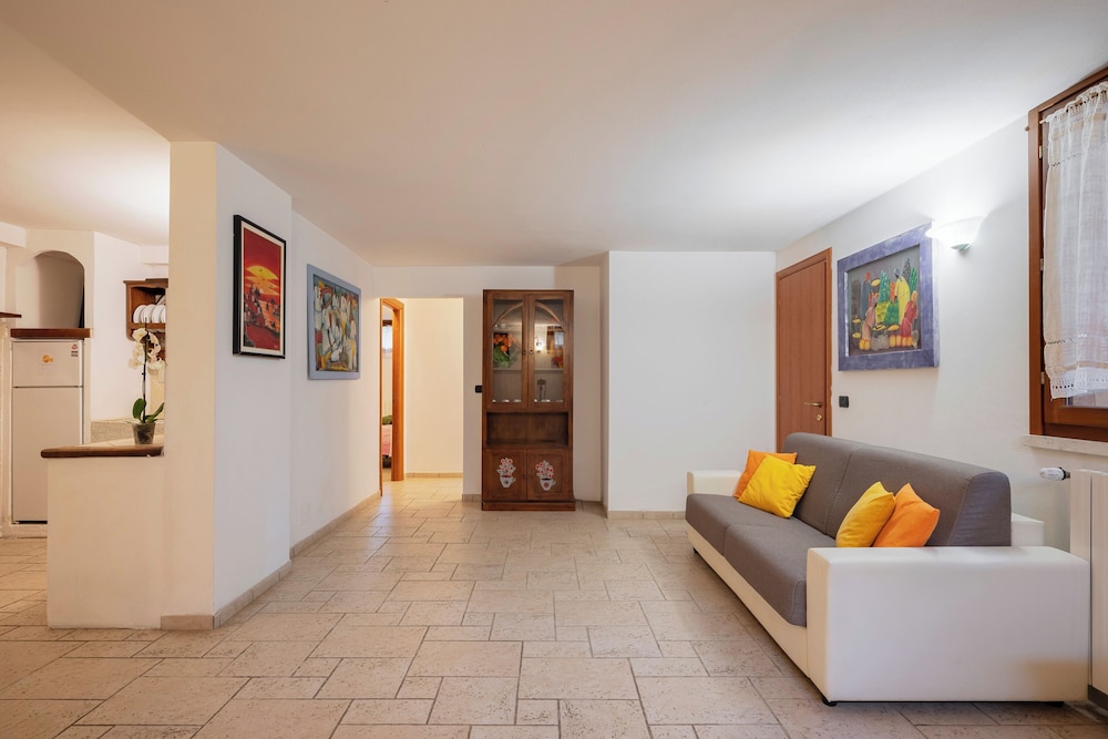 Follonica Apartments