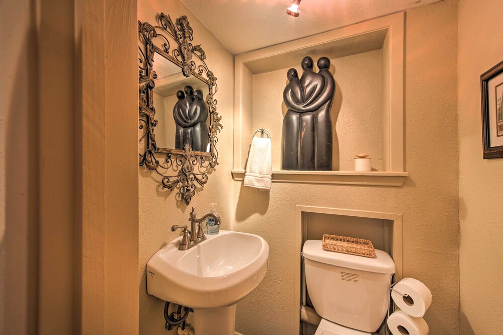 Marshall Vacations - Updated Apartment in Historic Dtwn Marshall! - Property Image 16