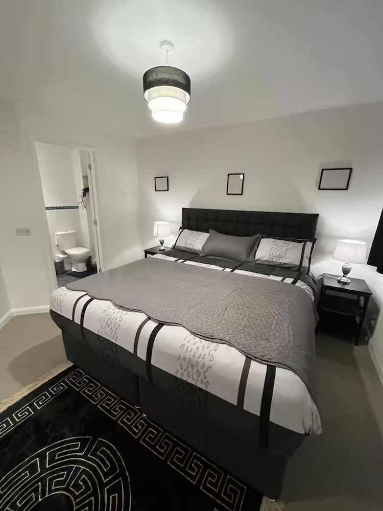 Spacious Comfortable Central Derby 2-bed Apartment