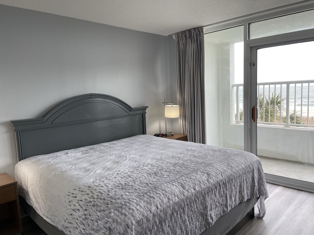 Camelot By The Sea- Blue Palmetto Vacation Rentals view 5