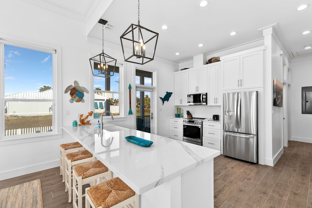 The Scarlett - Private Home At The Shores 3 Bedroom Home