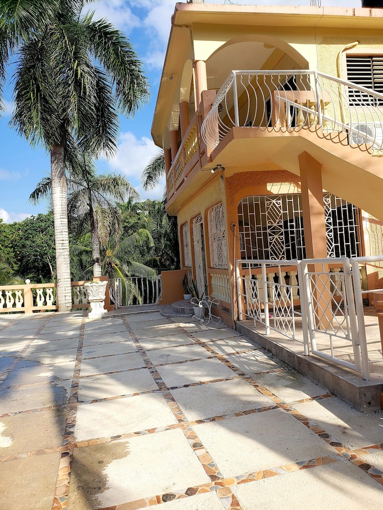 Chateau's Tranquil Apartments