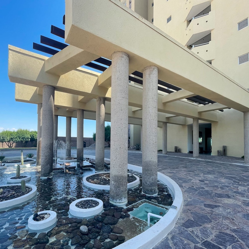 Splash Into Style Ground Floor Poolside Condo