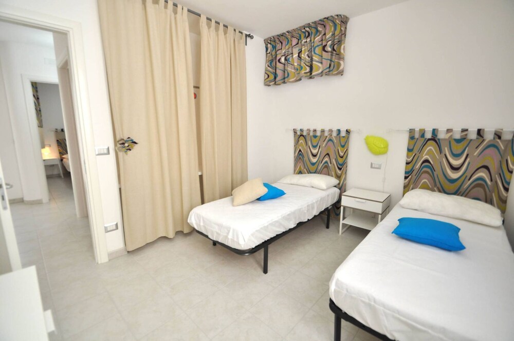 Villa Sacher Sleeps 12 Just 100 Metres From the sea