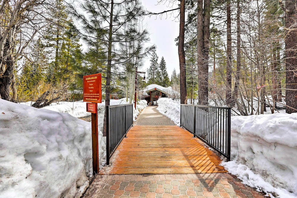 Shuttle to Slopes: Northstar Gem w/ Hot Tub Access