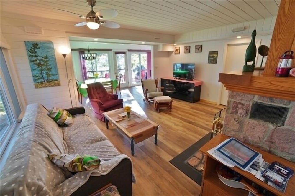 416 Papineau Lake 2 Bedroom Cottage
