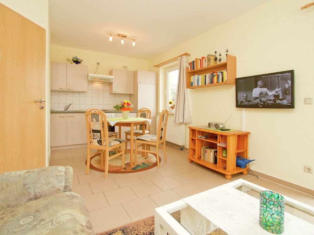 Spacious Appartment in Wilhelmshof Near Lake
