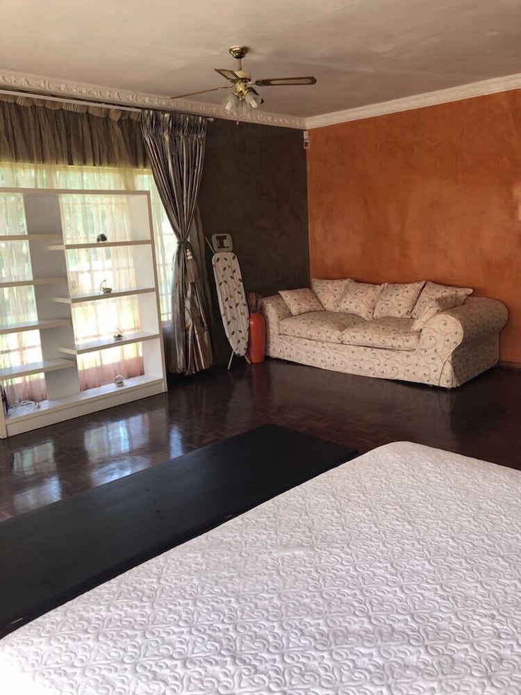 Khuvena Guest House