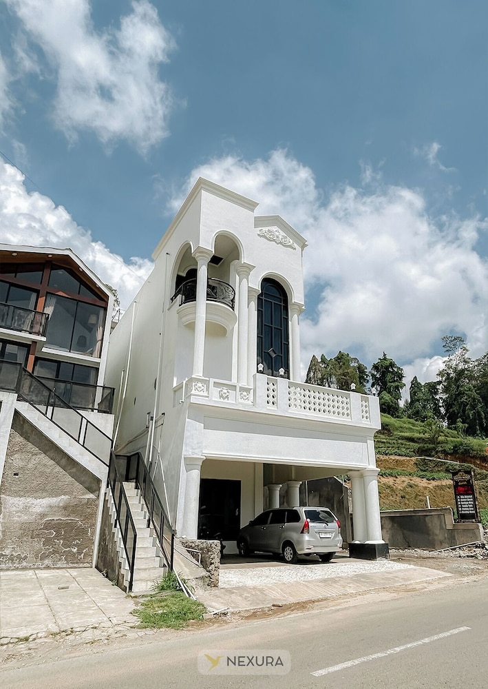 Grand House Nexura Collection