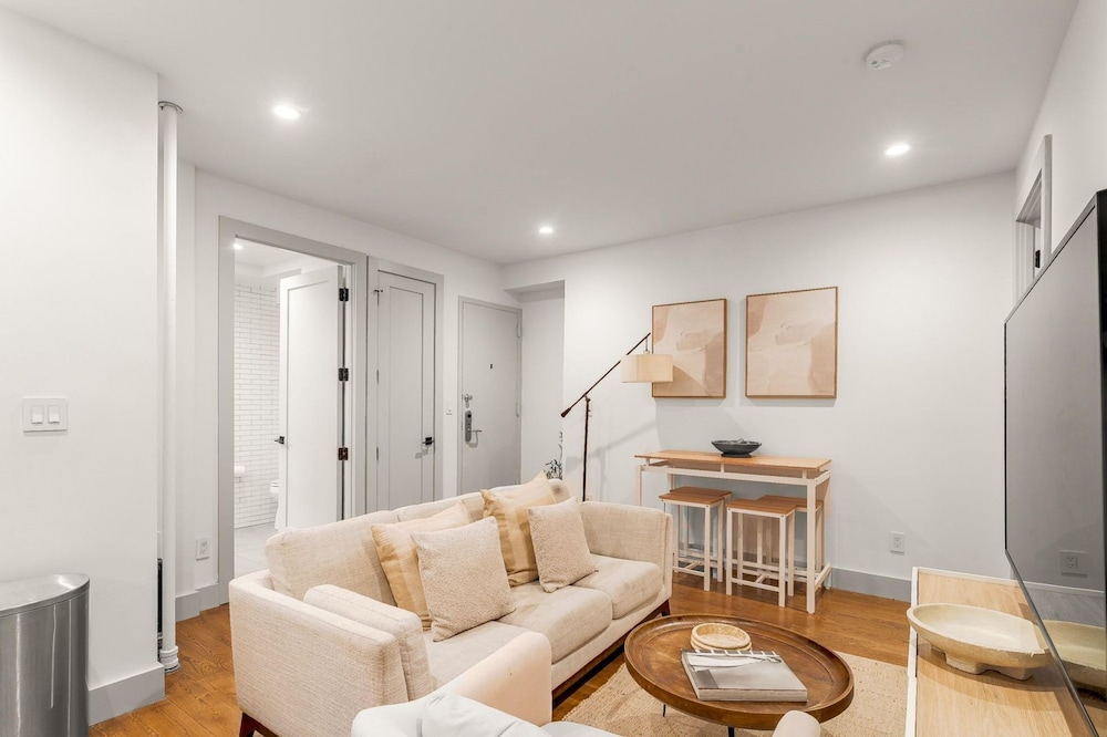 Luxury 3 Bedroom 2 Bath Apartment in Prime Location of NYC
