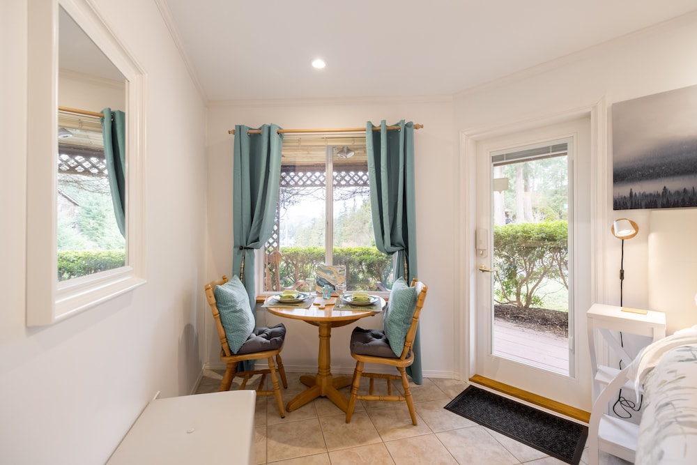 Enchanter Oceanview Suites