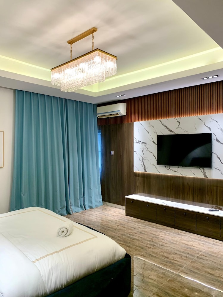 Sujimoto Residences