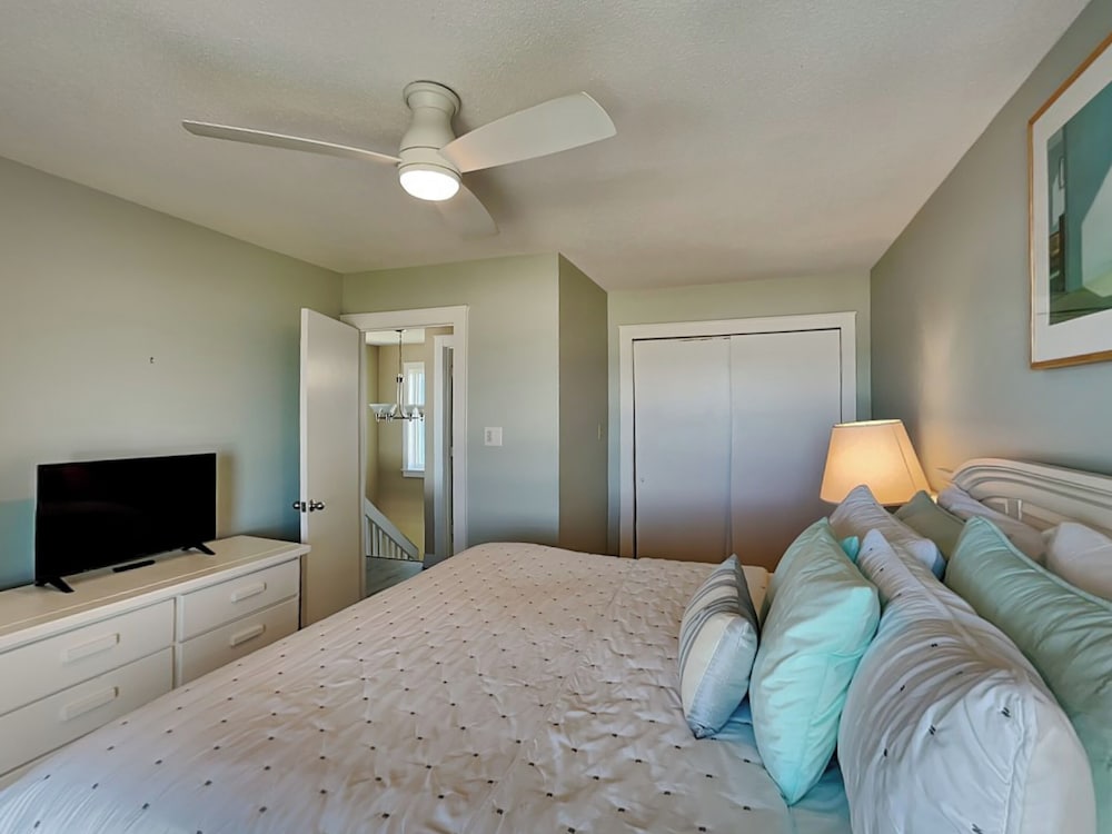 Beach Coma by Topsail Realty