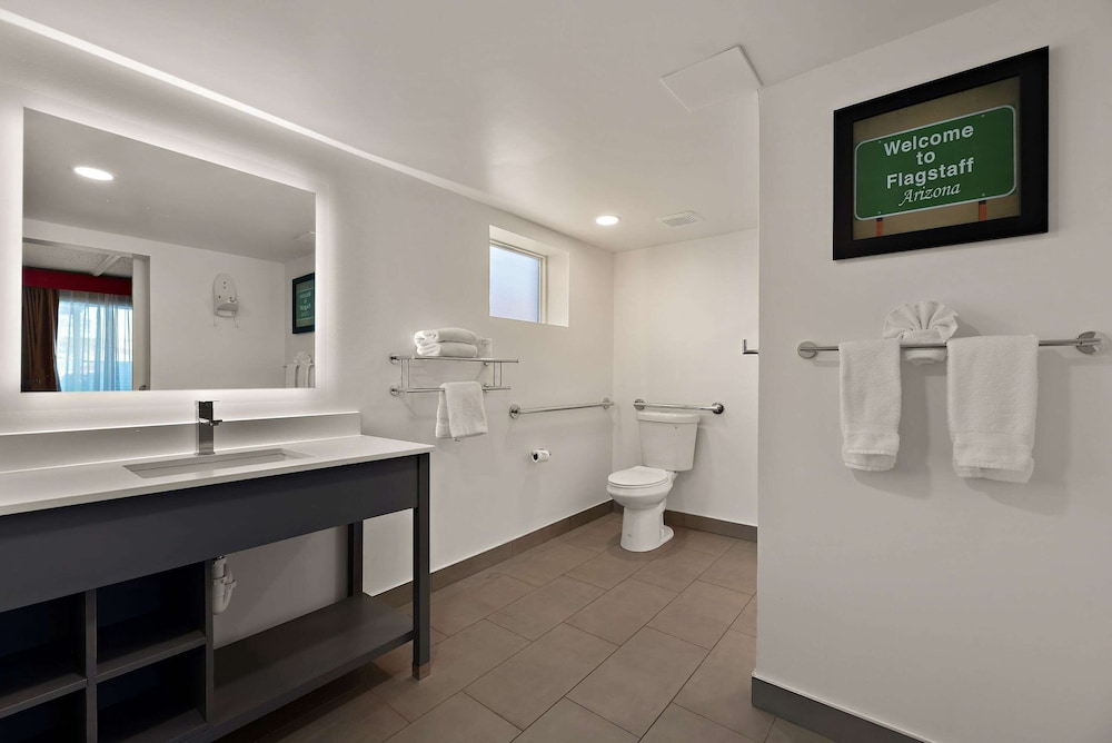 Flagstaff Vacations - Econo Lodge Flagstaff Route 66 - Property Image 8