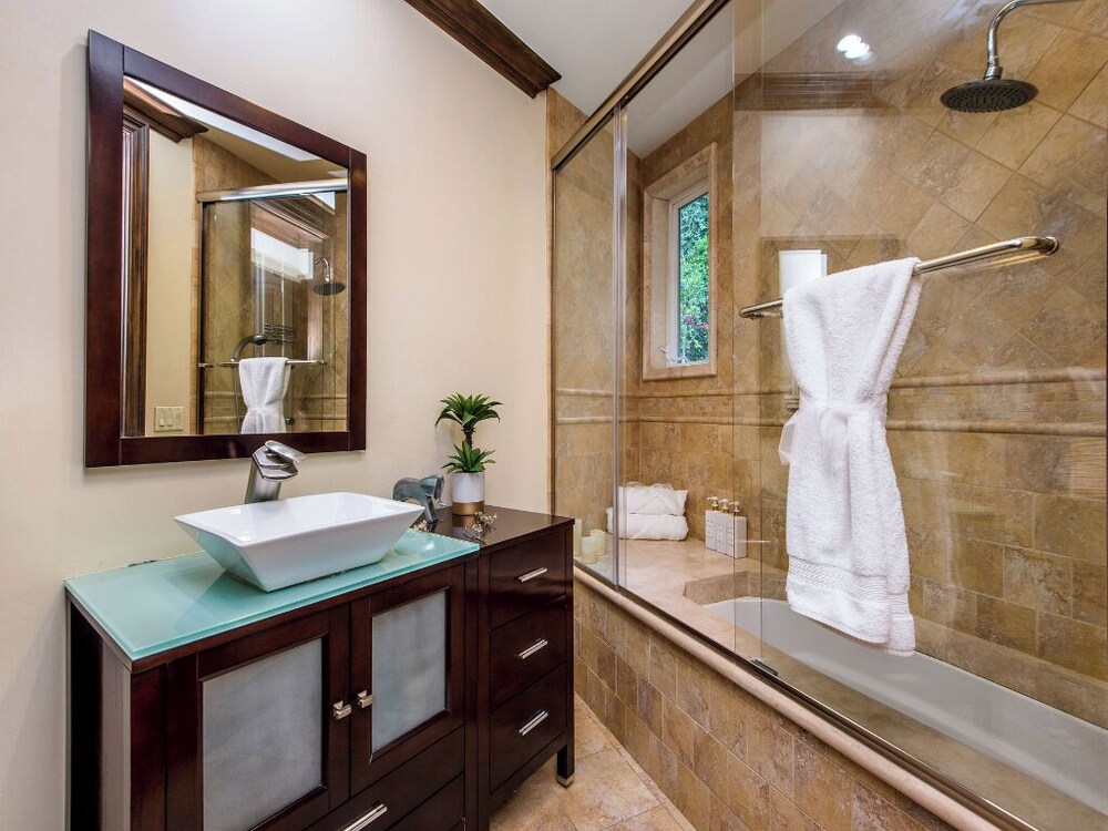 Robmar Mansion - Beverly Hills Mediterranean Estate With Pool & Sport Court