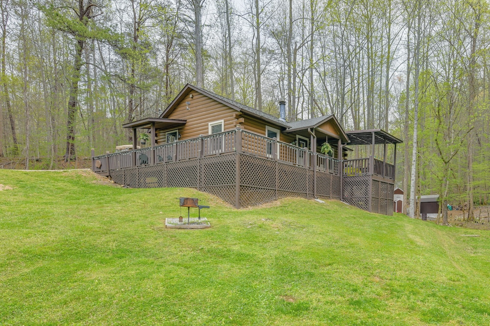 Near Car Shows: Cosby 'cozy Cove' Cabin w/ Deck