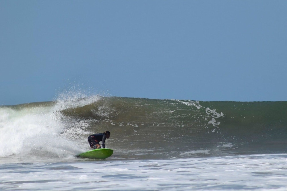 Don Jons Lodge -Surf & Yoga