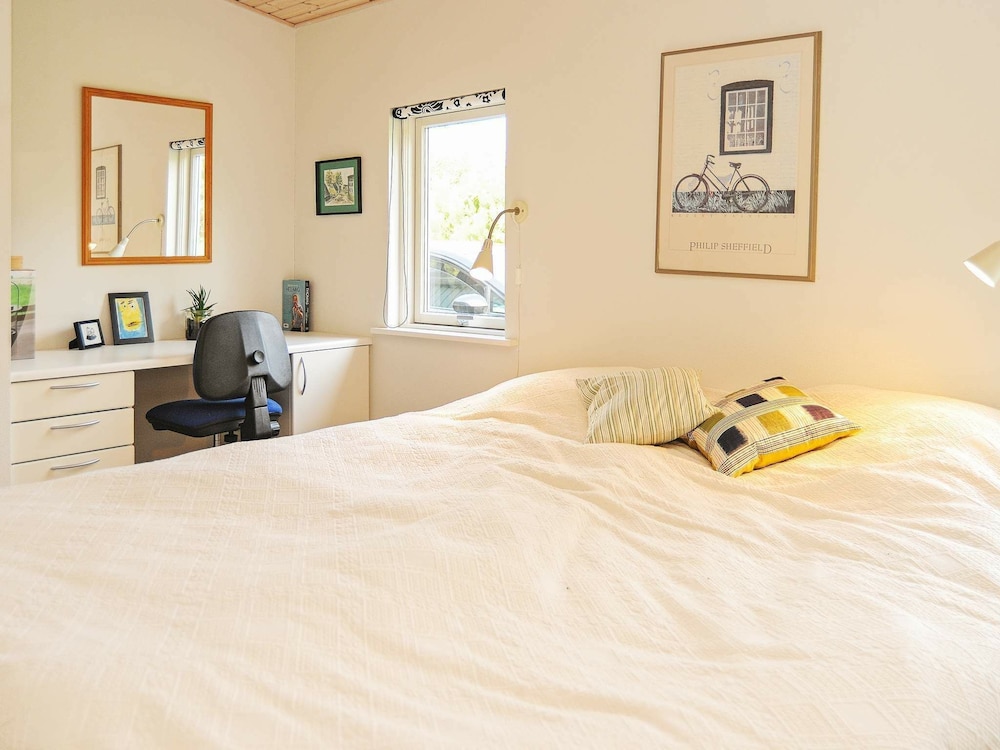 Luxurious Holiday Home in Millinge With Roofed Terrace view 4
