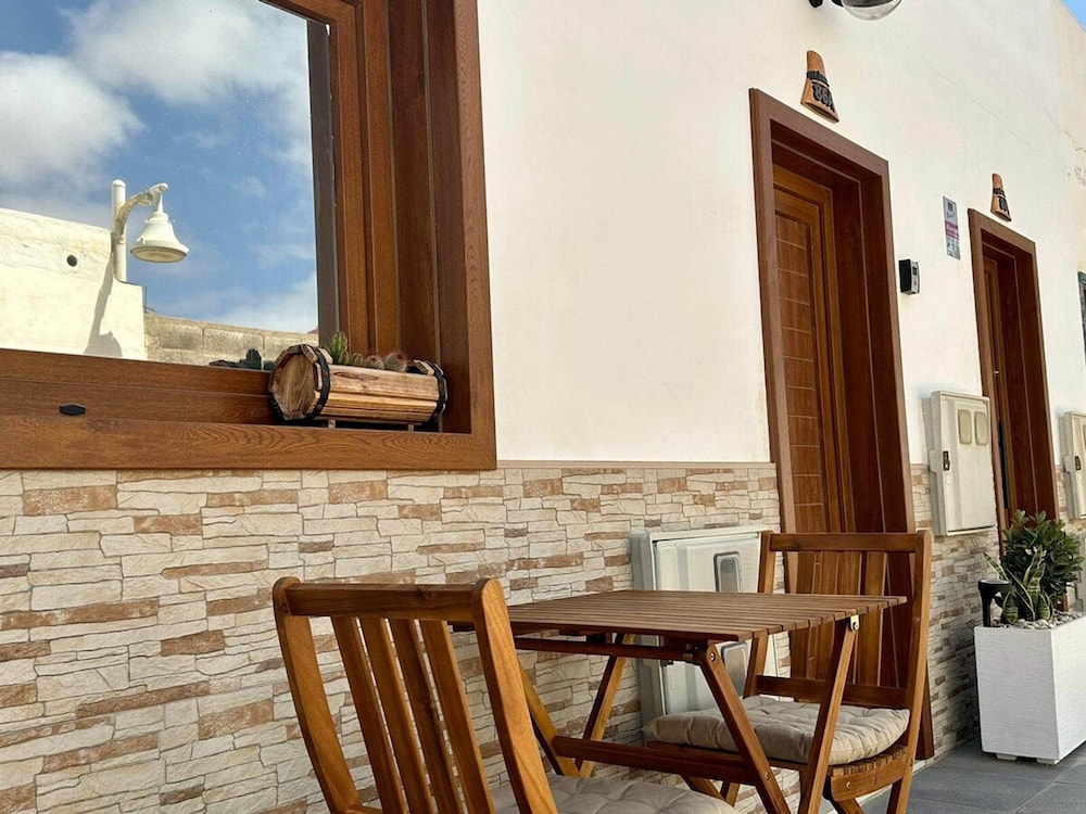 Bayside La Graciosita Traditional Home