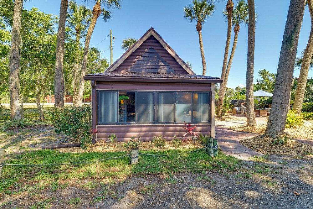 Fish On-site: Okeechobee Cabin w/ Pool Access