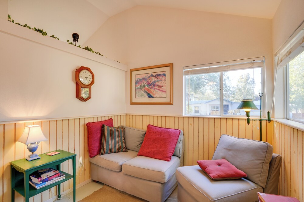 < 1 Mi to Horse Boarding: Cozy Yarnell Hideaway!