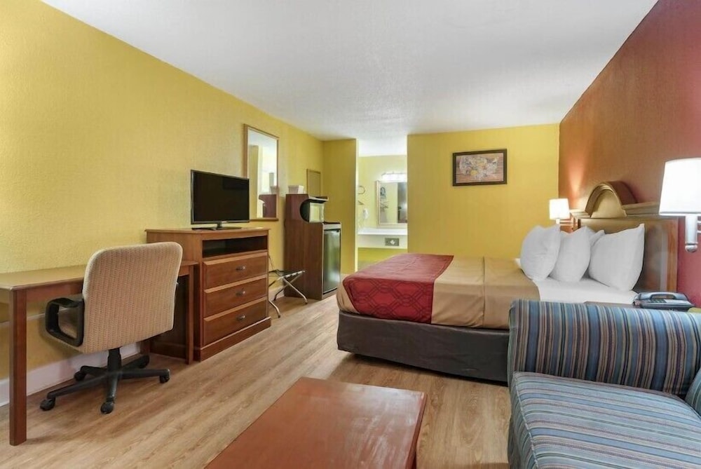 Travelers Inn Douglas By OYO US-441