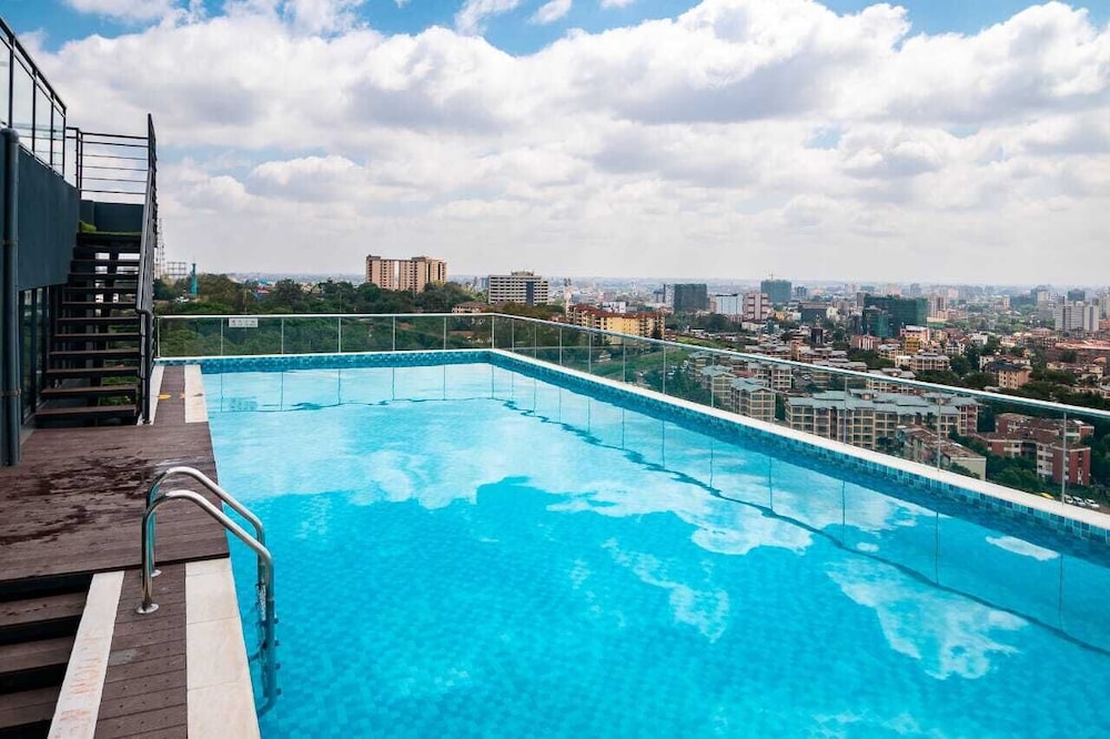 Lux Suites Laurel Hill Suites