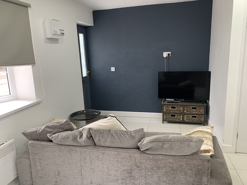 1bed Bungalow in the Heart of Moseley view 5