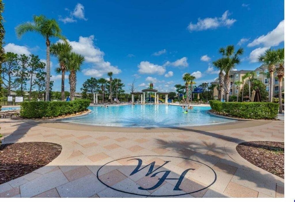 Windsor Hills Getaway: 3br, Pool, Near Disney 3 Bedroom Townhouse