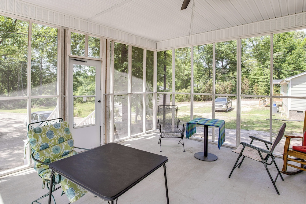 4 Mi to Weston Lake: Eastover Gem w/ Grill