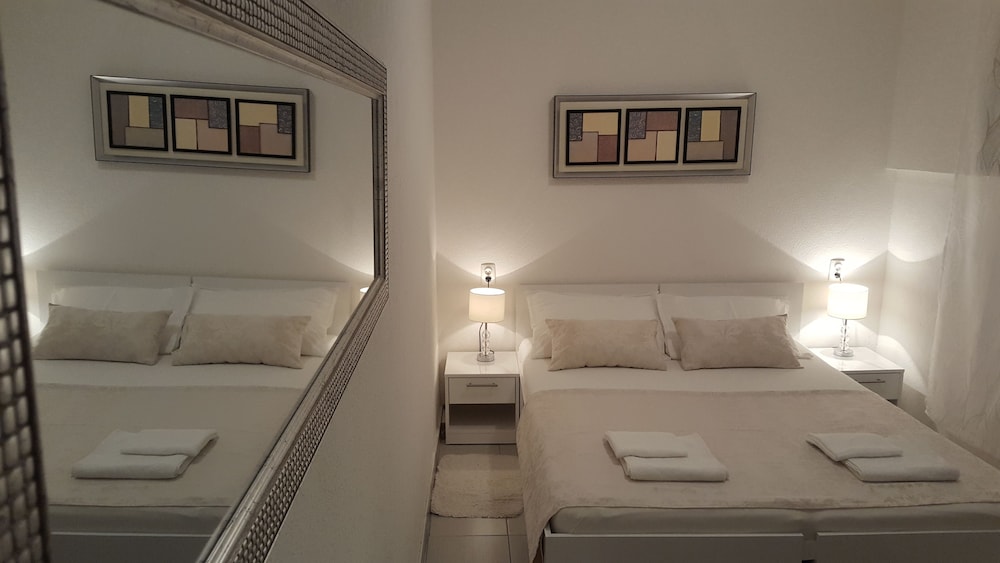 Rooms Valentino view 2