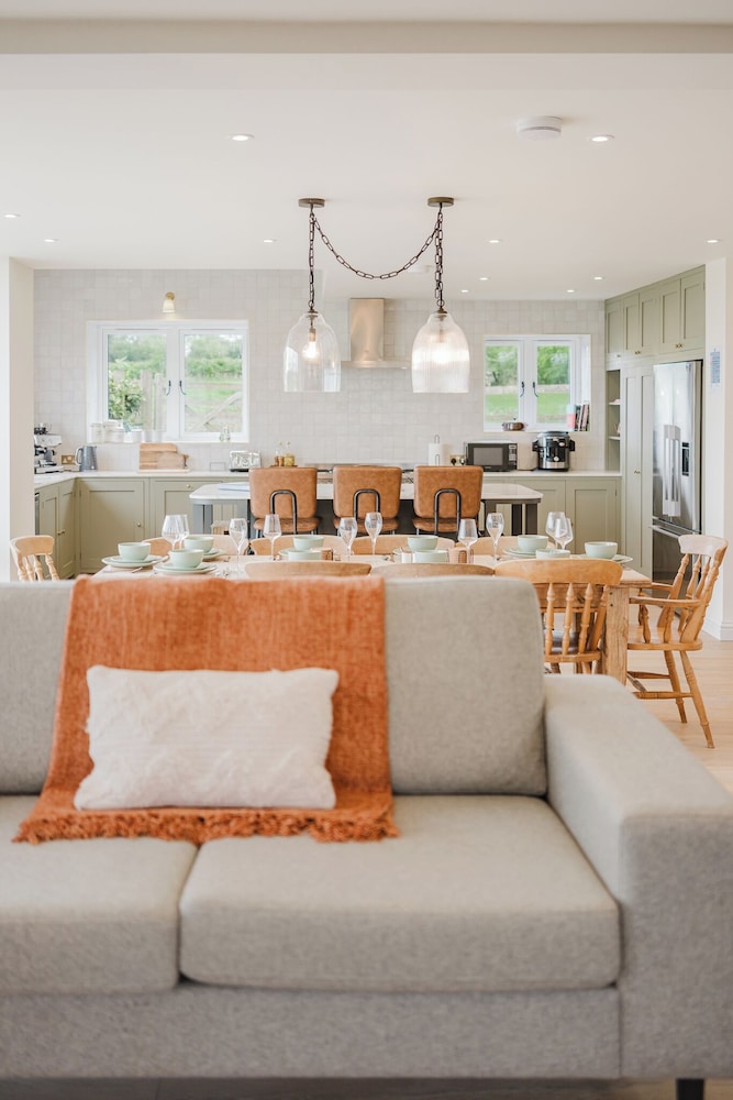 Mulberry Cottage 5BD in Wiltshire