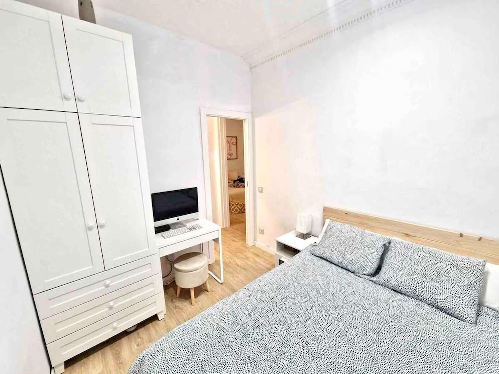 Barcelona Blissful Retreat With Stunning Views